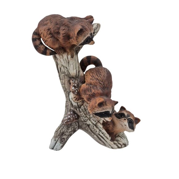 Masterpiece By Homco 3 Racoons Climbing a Tree 1246 Porcelain Figurine 1978 - Picture 5 of 10